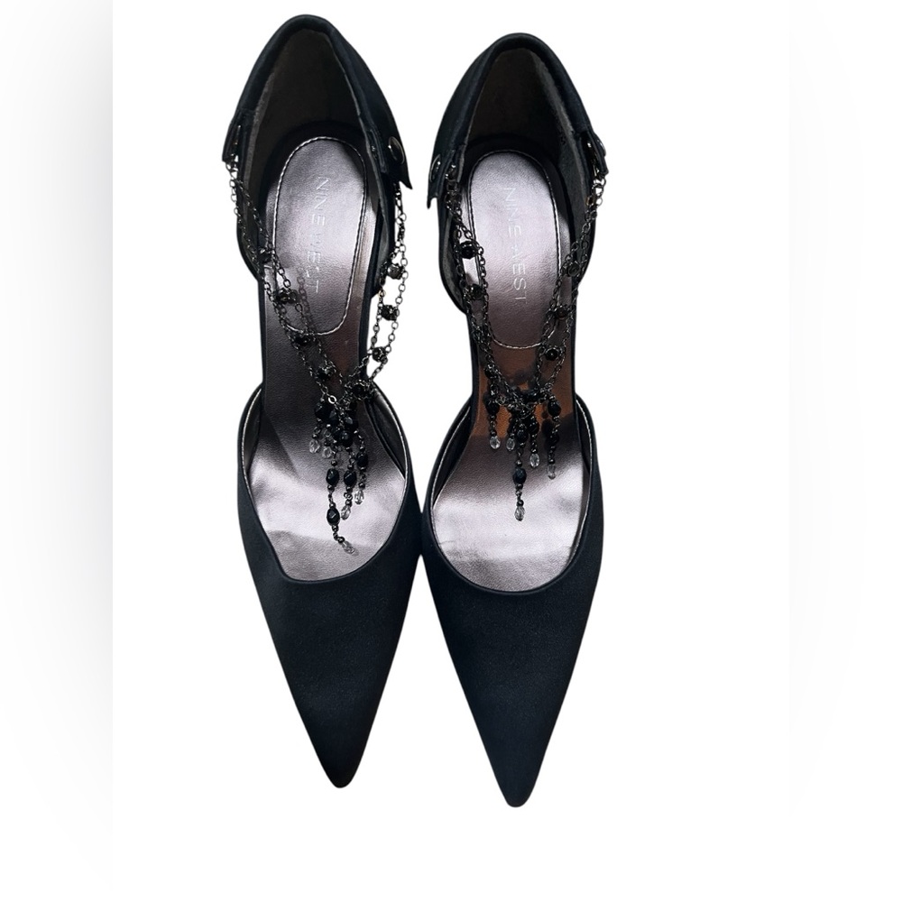 Nine West, removable chain4”classy heels.